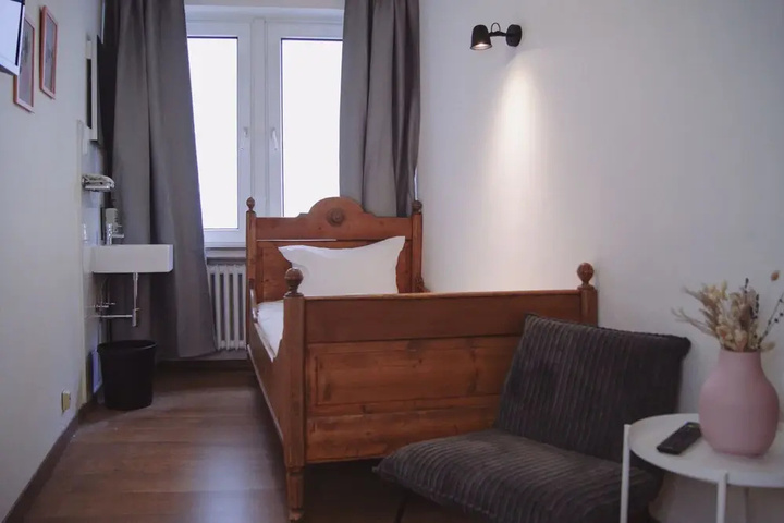 Room 3 of 17
