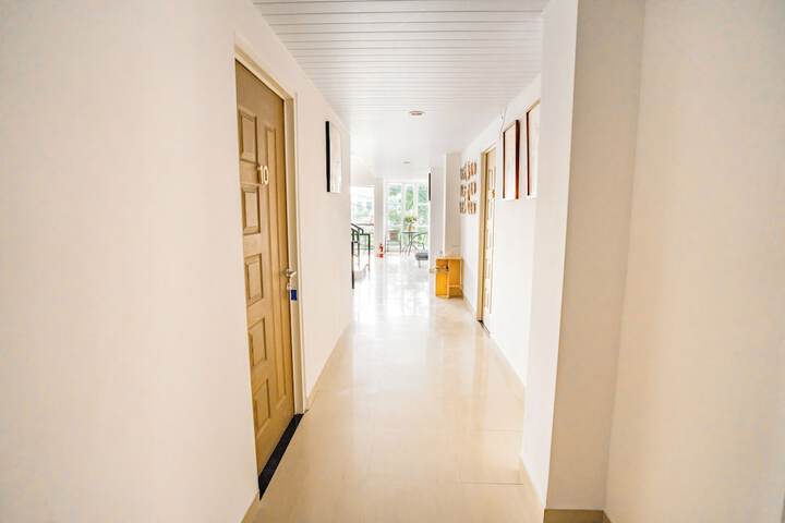 Ballroom/Hall 74 of 82