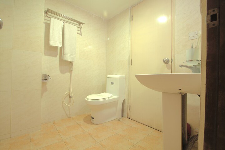 Room 16 of 24