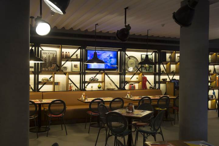 Dining 44 of 63