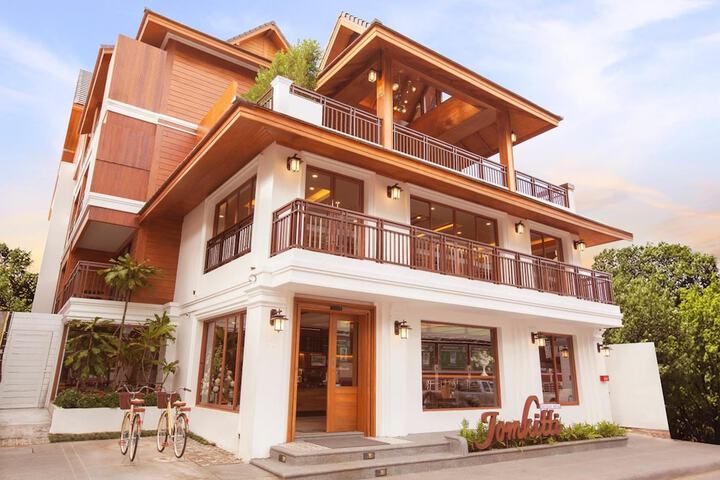 Exterior of Jomkitti Boutique Hotel