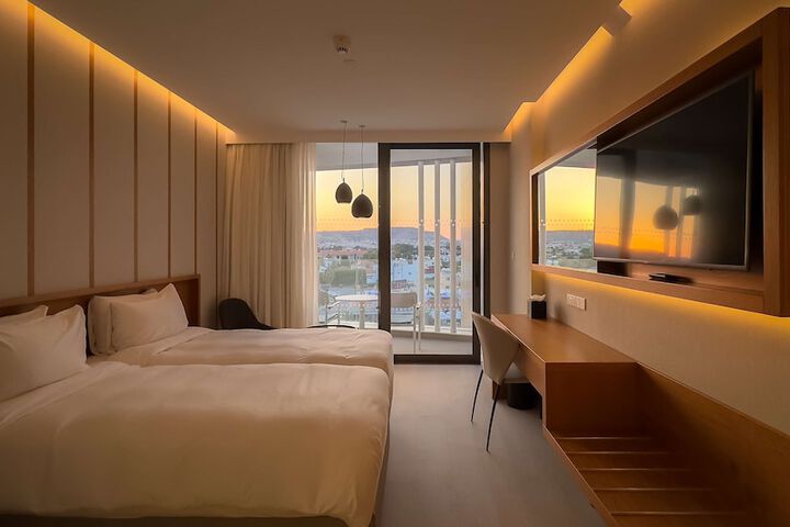 Room 16 of 92