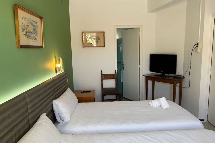 Room 27 of 133
