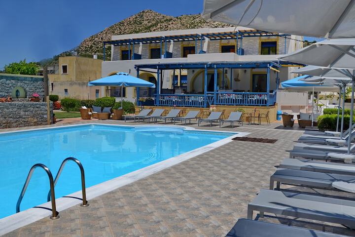 Pool Hotel