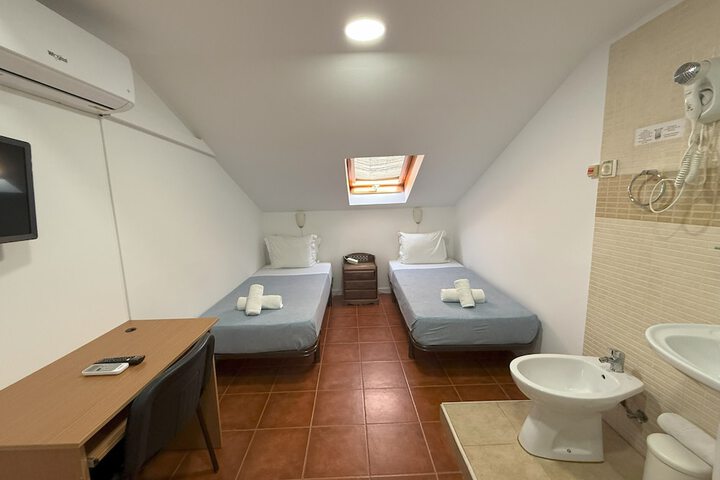 Room 118 of 157