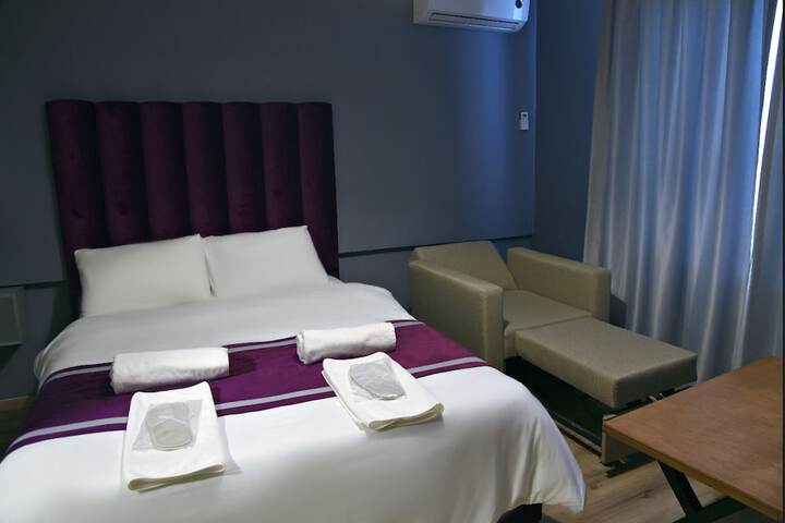 Room 8 of 25