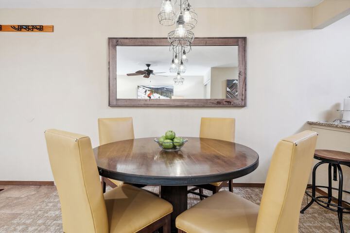 Dining Photos