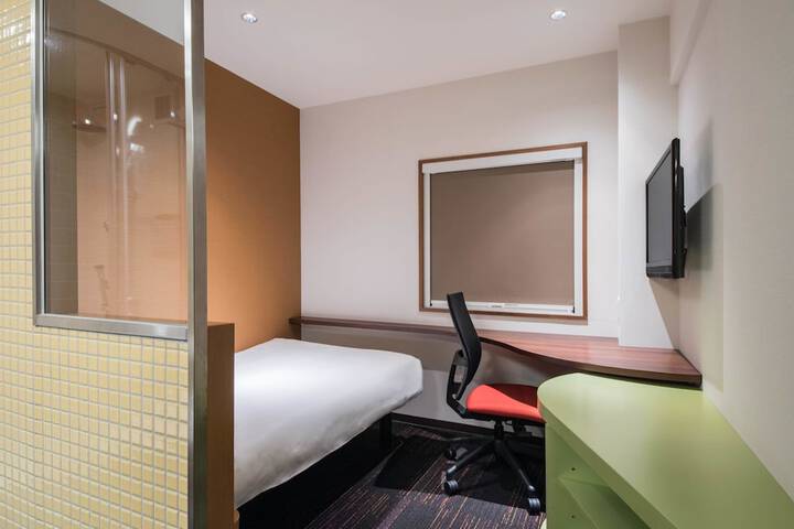 Room 11 of 63