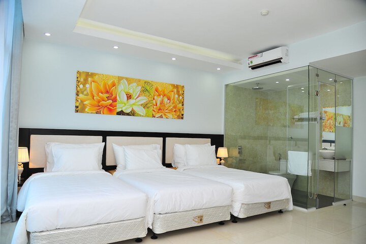 Room 18 of 79
