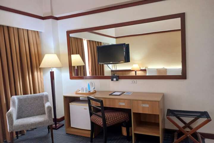 Room 52 of 156