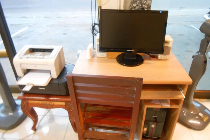 Business Center 23 of 25