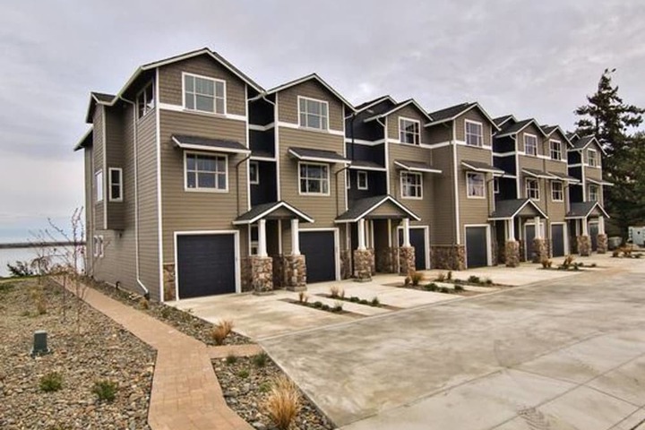 Seagate: Starboard coos Bay~premiere Property