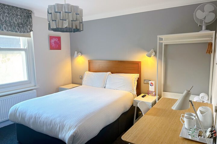 Room 34 of 80