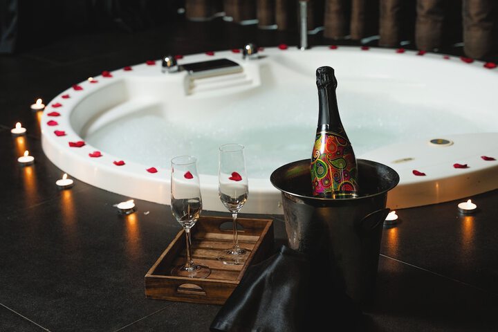 Hot Tub 48 of 90