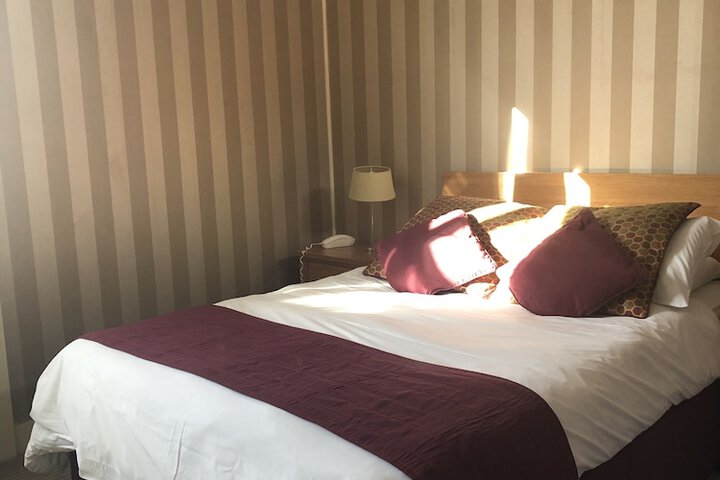 Room 25 of 100