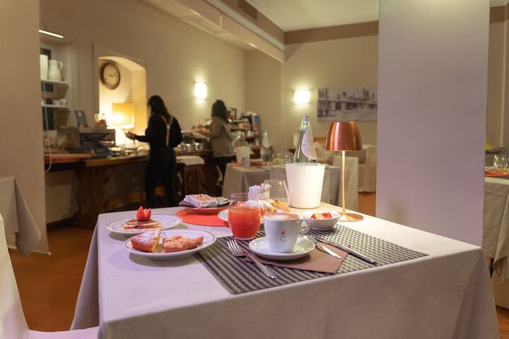 Dining 57 of 66
