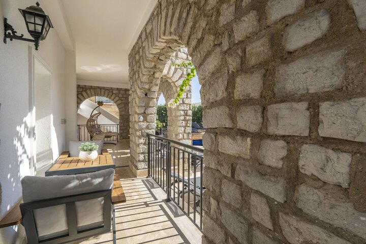 Terrace/Patio 27 of 68