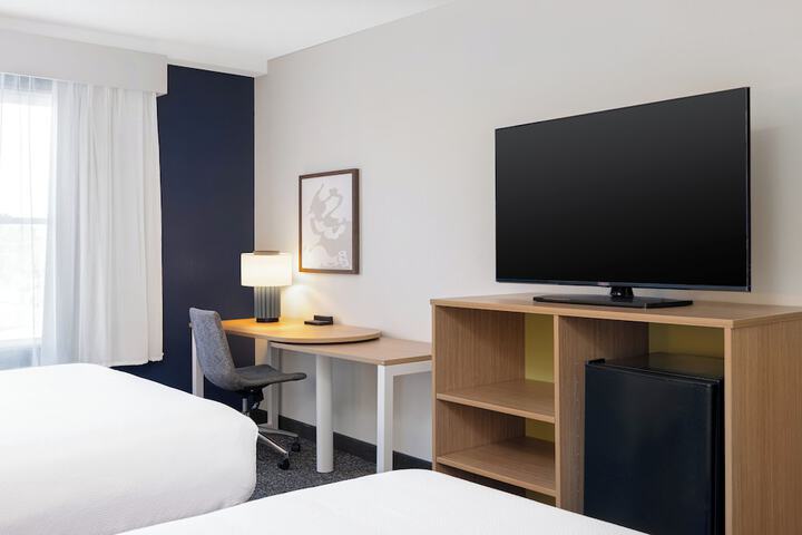 2 Queen Beds (2 of 16)
