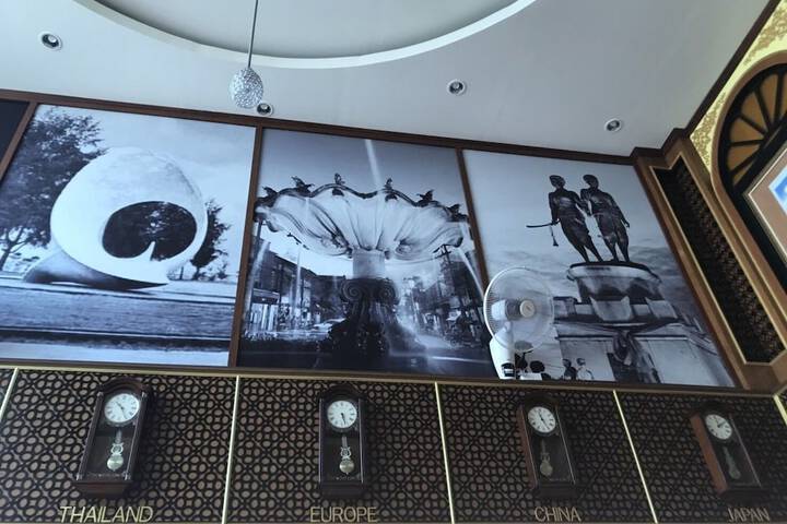 Ballroom/Hall 82 of 105