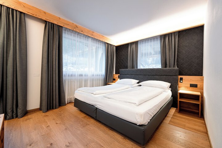 Room 42 of 94