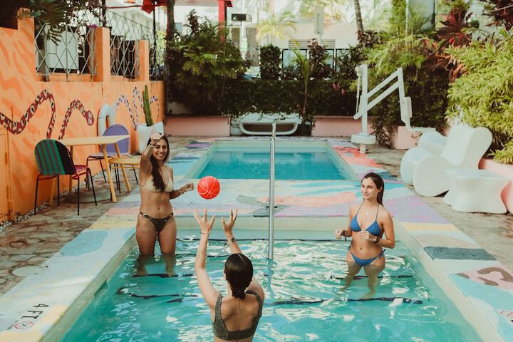 Pool 76 of 118