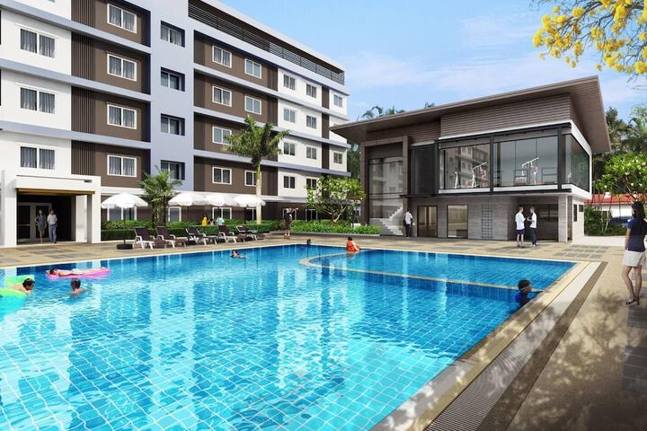 Hotel Pool