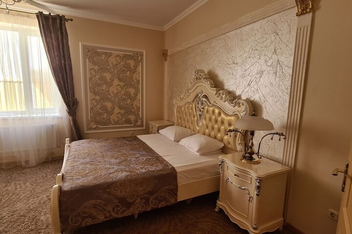 Room 7 of 66