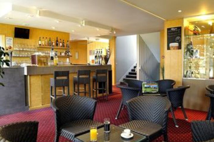Hotel Lounge