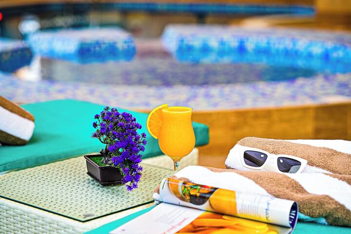 Hotel Pool