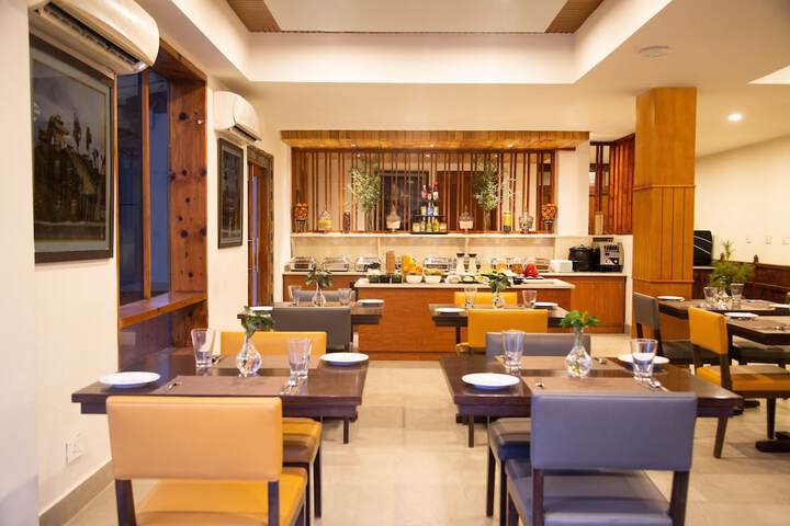 Dining 11 of 22