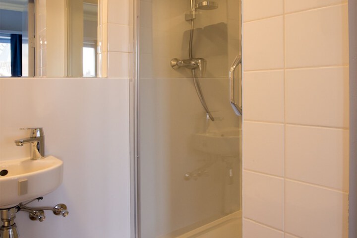 Room 14 of 27