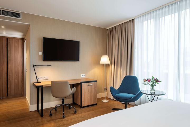 Room 8 of 24