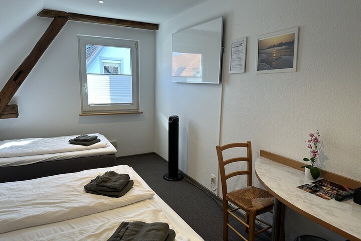 Room 47 of 85