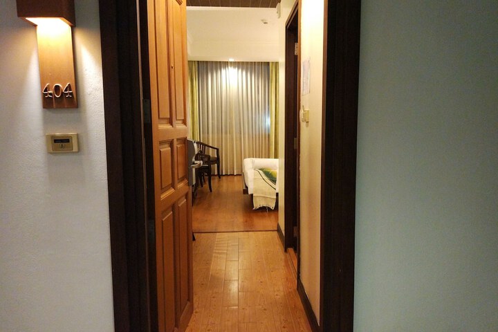 Room 7 of 50
