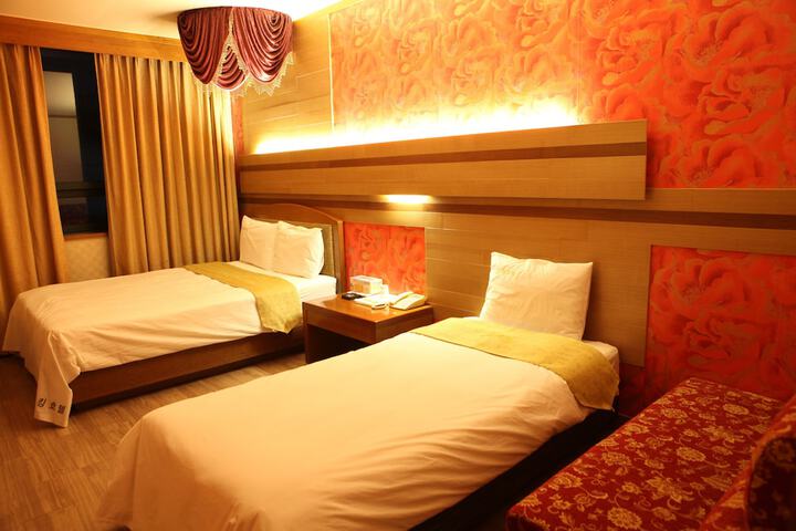 Room 10 of 35