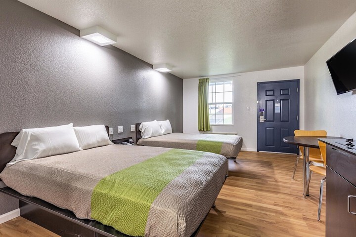 Room 18 of 33