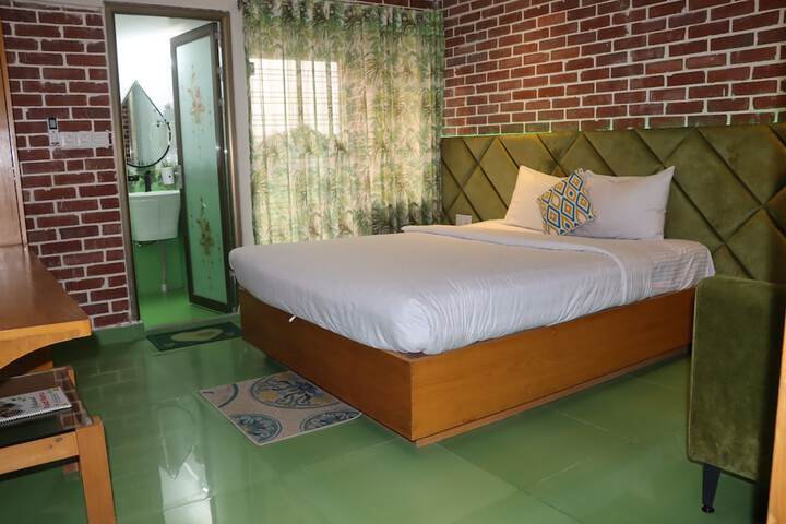 Room 6 of 26