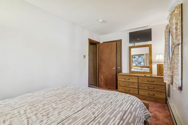 Room 9 of 37