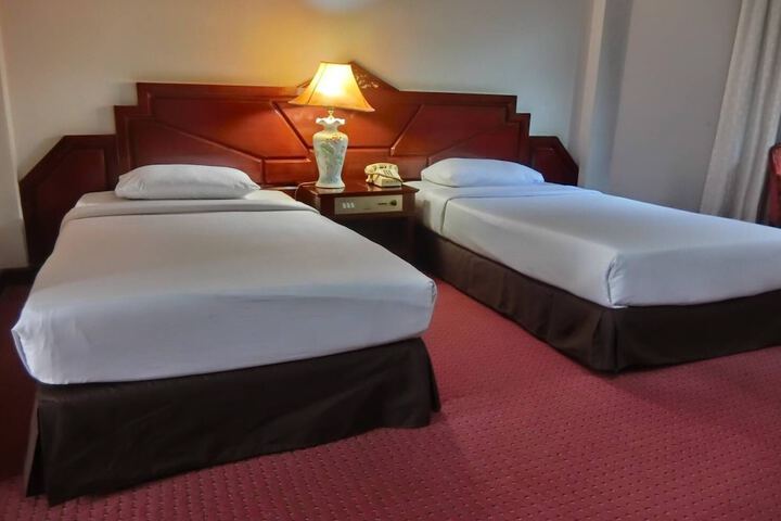 Room 14 of 40