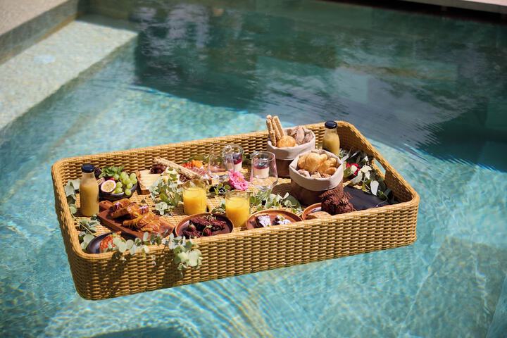 Pool 106 of 178