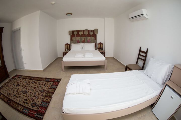 Room 42 of 94