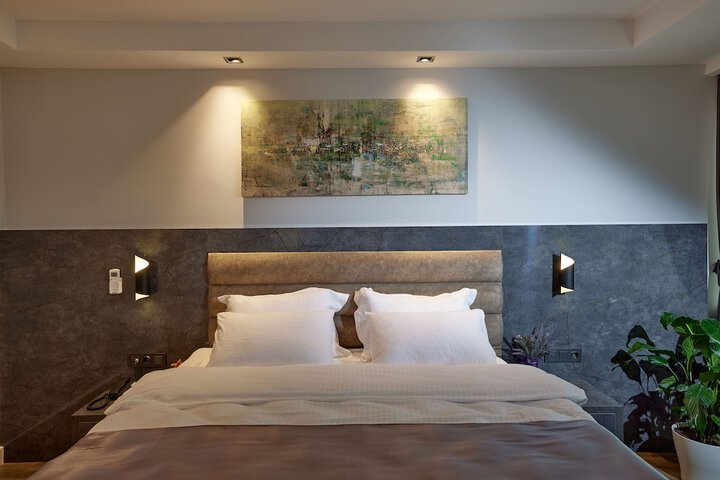 Room 15 of 60