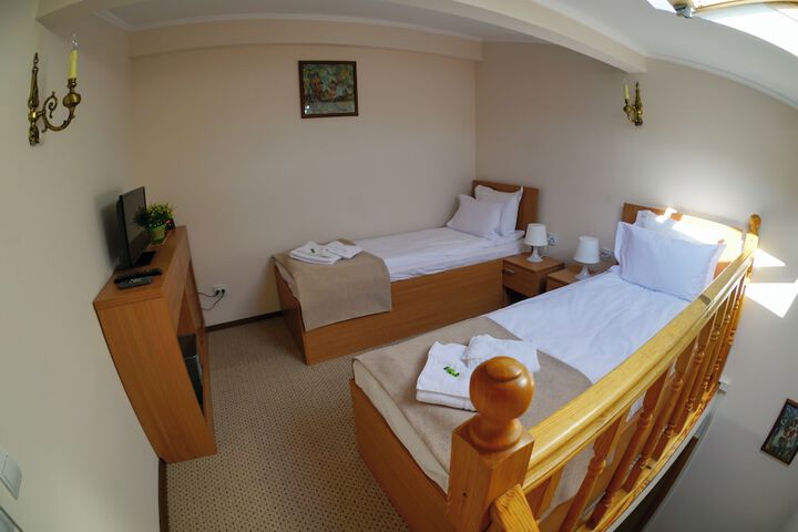 Room 7 of 37