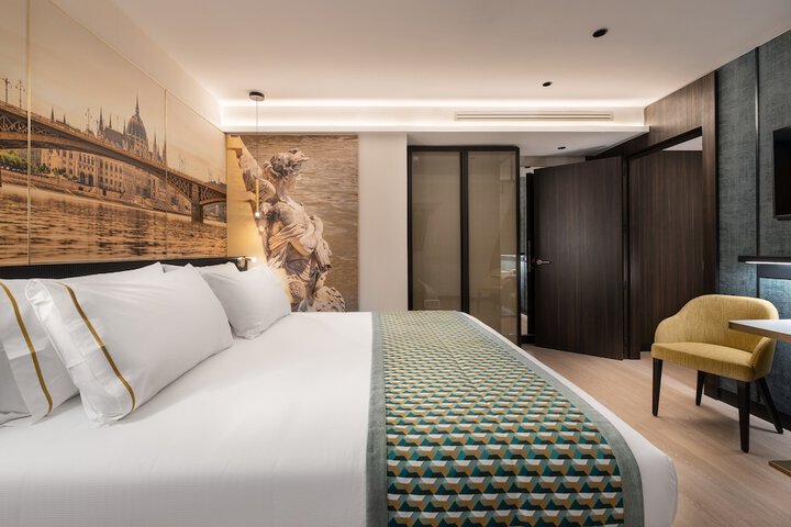 Room 46 of 75