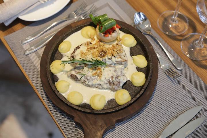 Dining 54 of 67