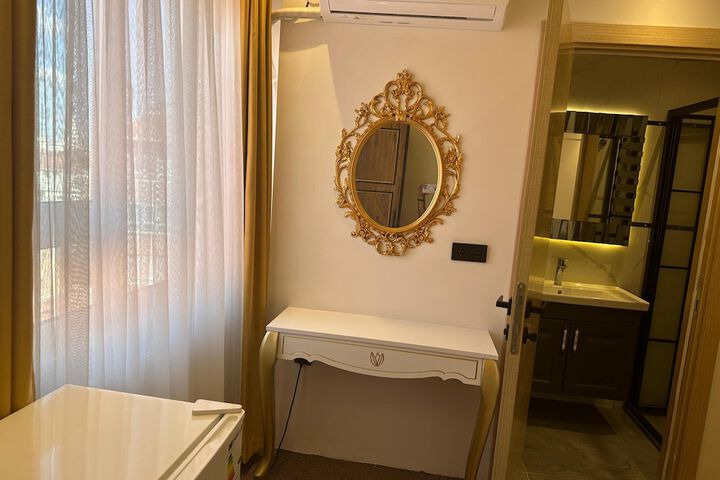 Room 12 of 22