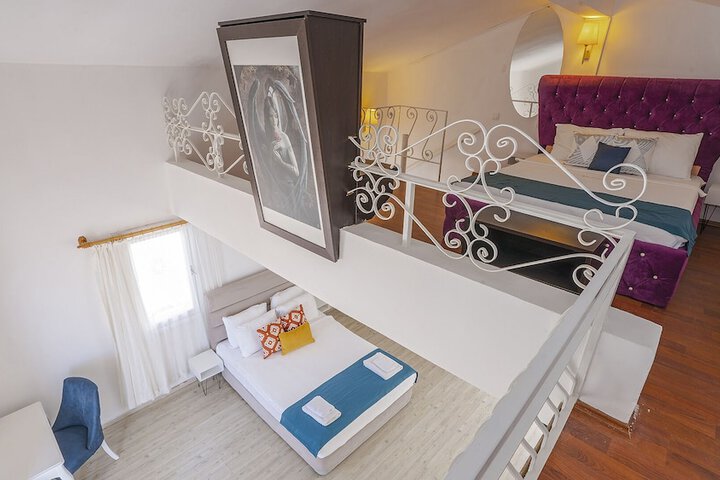 Room 42 of 101