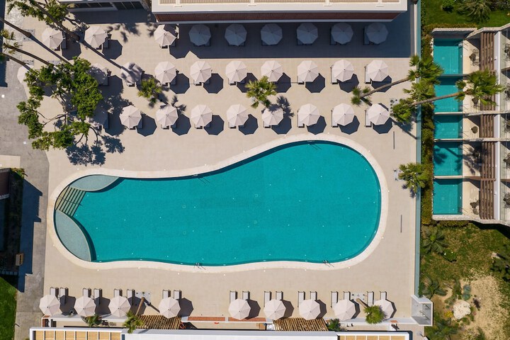 Hotel 64 of 67