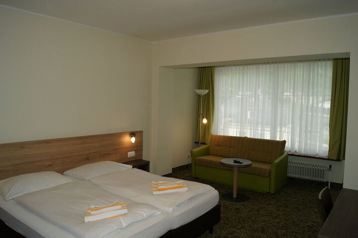 Room 19 of 141