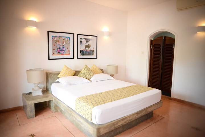 Room 6 of 27